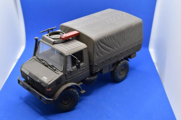 Revell Bundeswehr Unimog 2t GL 1/35 scale model