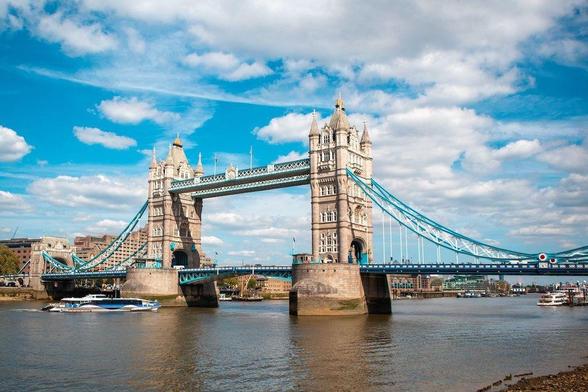 Interview: Traveling to Europe for Free through Student Tour Programs