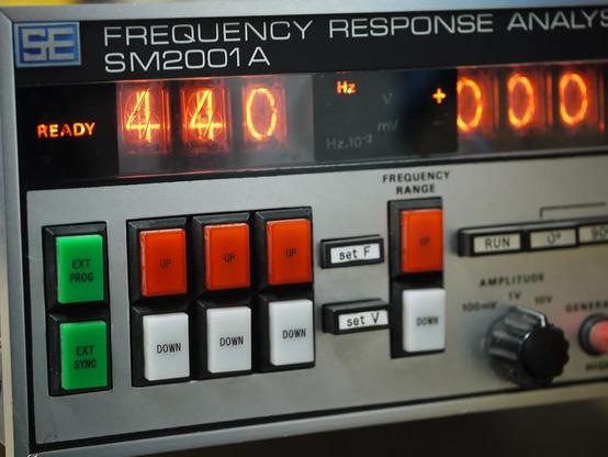 SE Labs SM2001A Frequency Response Analyser with Nixie tubes and big pushbutton switches