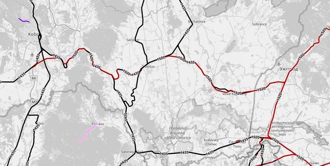 Streckennetzkarte (openrailwaymap.org) zeigt in dunkelrot den Verlauf der Breitspurstrecke in der Slowakei