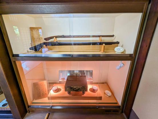 Muskets and an igo set on display (the guns especially are an unusual possession for a zen temple to own).
