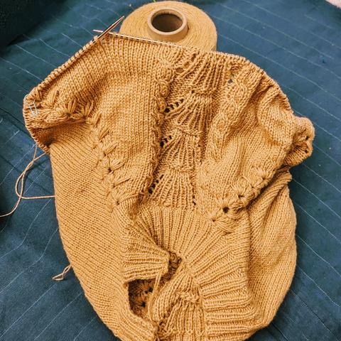 I've been working in this for so long already... And it just looks off?? Also I feel like I'm using too much yarn