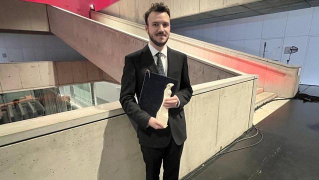 Jakub Podgorný reçoit le prix national des thèses de doctorat en sciences naturelles en République Tchèque.