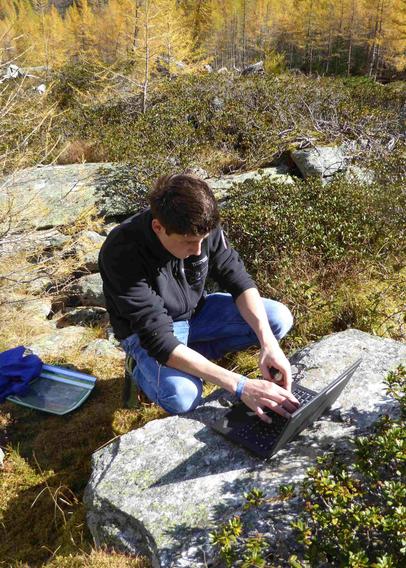 Laptop in Natur 