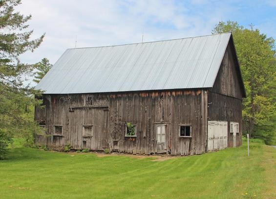 Barn before restoration.