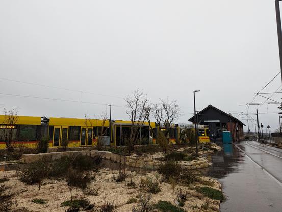 La boucle terminus de la gare de Rodersdorf (exclave du canton de Soleure à la frontière avec la France).