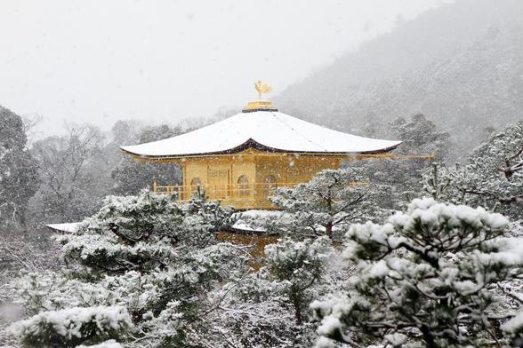 Kinkaku-ji in the snow.