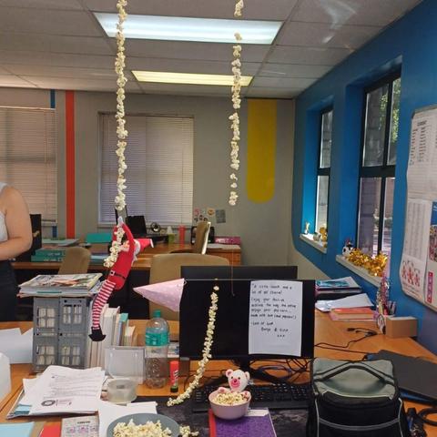 🎄🍿 Banjo and Elfie are back with another round of holiday mischief! This time, they’ve transformed Tanya’s desk into a popcorn paradise! 🎉🎁 From festive flair to crunchy fun, these two are spreading the holiday cheer in every kernel! 😜✨  Stay tuned for more Banjo and Elfie shenanigans! 🎅  #BanjoAndElfie #OfficeShenanigans #HolidayFun #PopcornDecor #FestiveVibes