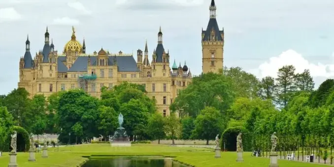 🏰 Schloss Schwerin – Ein Märchenschloss im Herzen Mecklenburg-Vorpommerns!