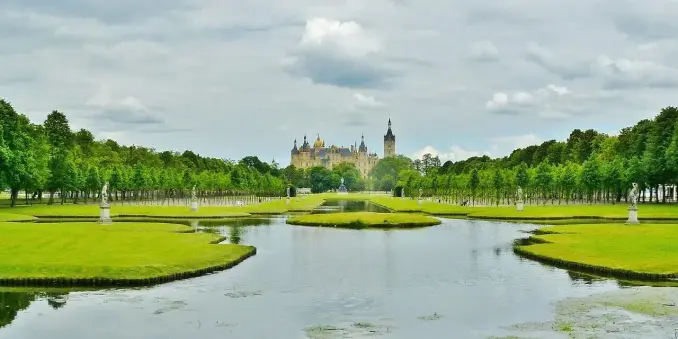 🏰 Schloss Schwerin – Ein Märchenschloss im Herzen Mecklenburg-Vorpommerns!