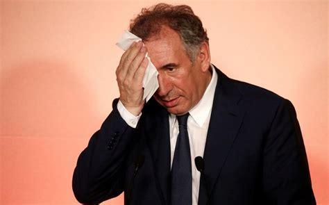 #Bayrou qui transpire.
