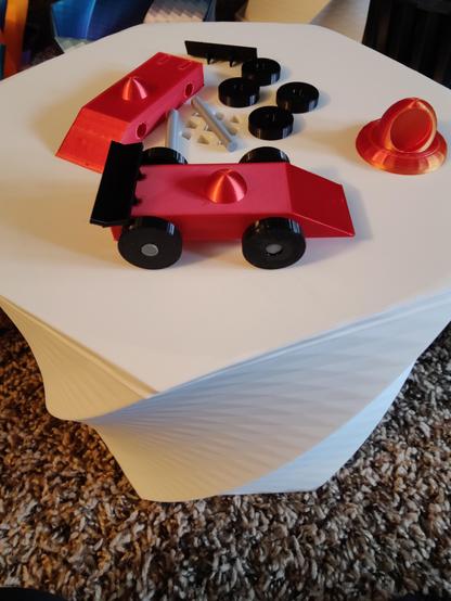 Model racecar toy