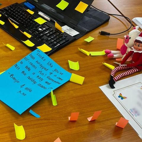 🎉 DAY 4 of Banjo and Elfie’s office shenanigans! 🎉🎄 Looks like Ally’s desk got a sticky note makeover—everywhere you look, there’s a note reminding her to take it easy this holiday season! 💌✨  These two are definitely looking out for everyone’s holiday vibes! Stay tuned for more mischievous fun! 🎅  #BabyYumYum #BYY #ElfonaShelf #BanjoAndElfie #OfficeShenanigans #HolidayCheer #RestAndRelaxation #FestiveFun