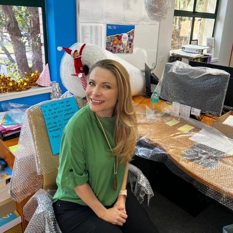 🎄🎉 DAY 5 of Banjo and Elfie’s office mischief! 🎉🎄 They’ve wrapped Rianette’s desk in bubble wrap to celebrate her as our ultimate cyber protection hero! 💻🛡️ These two are always finding creative ways to show appreciation (and have a little fun)! 💥✨  Stay tuned for more festive shenanigans! 🎅  #BabyYumYum #BYY #ElfOnASelf #BanjoAndElfie #OfficeShenanigans #CyberHero #HolidayFun #FestiveVibes