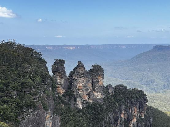 Three sisters rock formation