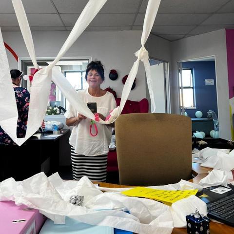 🎄🎉 LAST DAY of Banjo and Elfie’s holiday shenanigans! 🎉🎄 They went all out for Antoinette’s desk, hanging toilet paper everywhere! 🧻😂 Guess they wanted to roll out some extra fun for the season!  Thanks for following along with their festive mischief! 🎅  #BanjoAndElfie #BabyYumYum #BYY #ElfOnAShelf #OfficeShenanigans #HolidayFun #ToiletPaperTerror