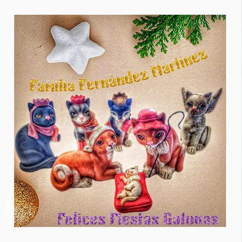 Postal Navideña: Portal de Belén con figuritas de Gatos.