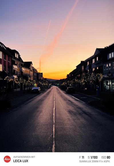 Straße im Harz im Sonnenaufgang
