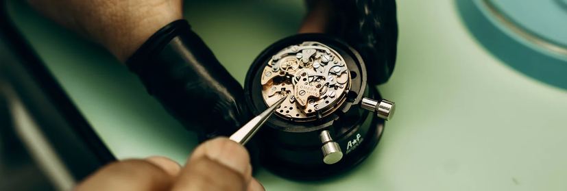 Protect your luxury timepieces with our In-Home Watch Film Installation Service! 🕒✨ Starting from just 700 AED, our expert team brings premium watch care directly to your doorstep. Enjoy elite care and protection for your branded watches, paired with a Premium Watch Kit. Experience unmatched convenience and luxury for your treasured collection!