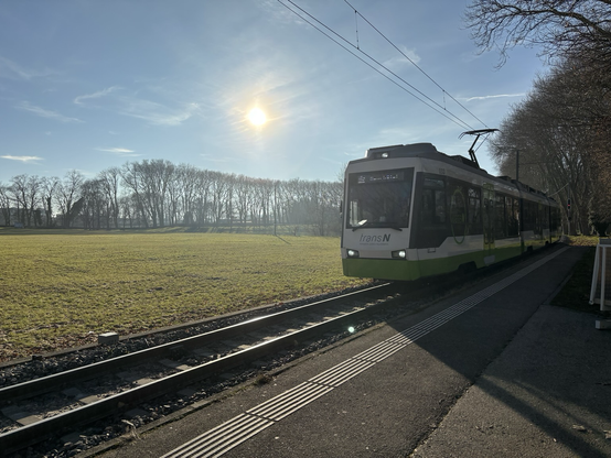 Zug/Tram (was auch immer) fährt ein