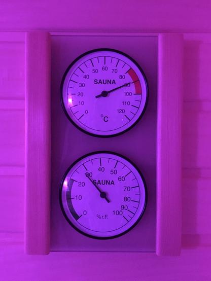 Saunathermometer, Temperatur 90° Celsius, Hygrometer bei rd 30%