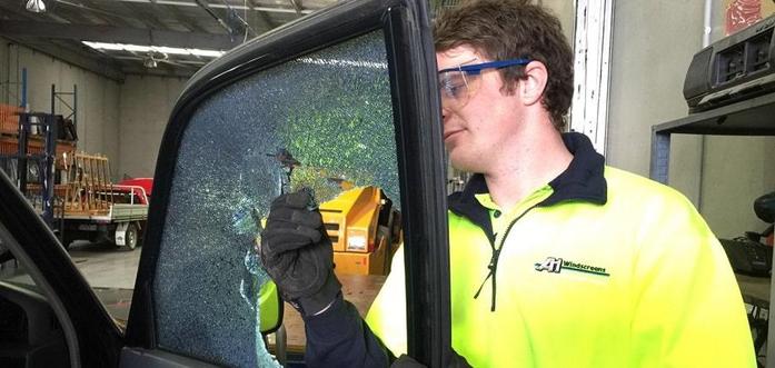 Car Window Repair Specialist
