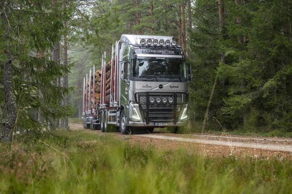 biogas-powered log truck