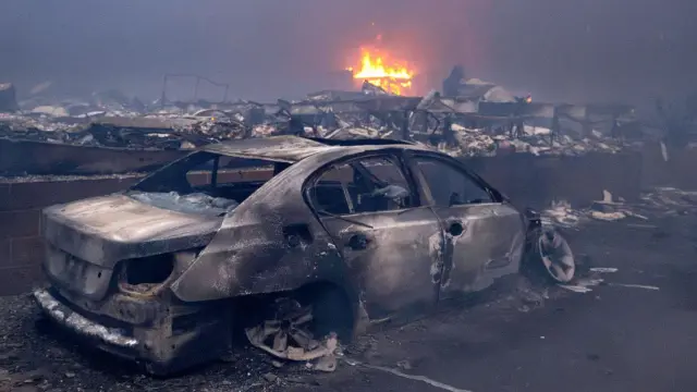 Feuer in Californien. Da hilft auch ein SUV mehr.