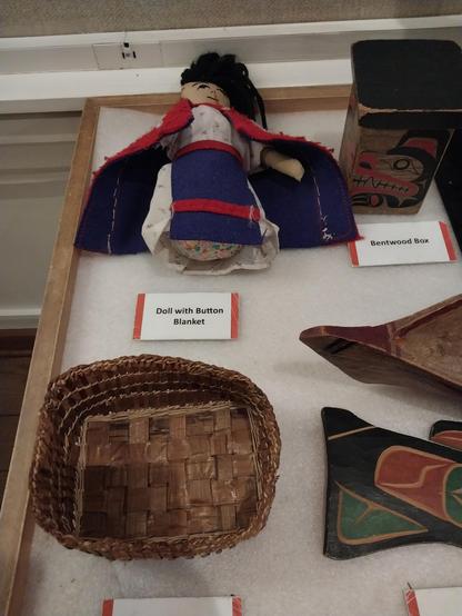 #Tlingit or Lingít (English: /ˈtlɪŋkɪt, ˈklɪŋkɪt/ ⓘ TLING-kit, KLING-kit) are Indigenous peoples of the Pacific Northwest Coast of North America and constitute two of the 231 (As of 2022)[4] federally recognized Tribes of Alaska.[5] Most Tlingit a
