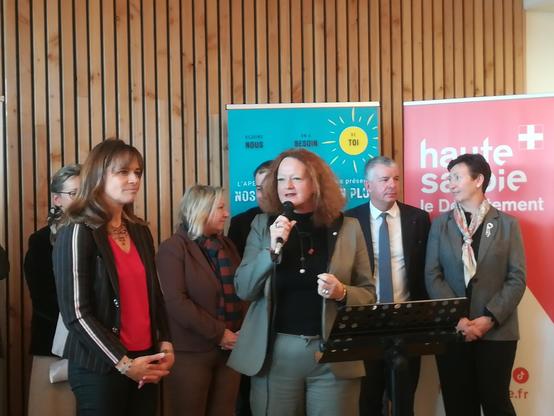 Sylviane Noël, Sénatrice Hte Savoie à gauche,  Anne Cécile Violland à droite