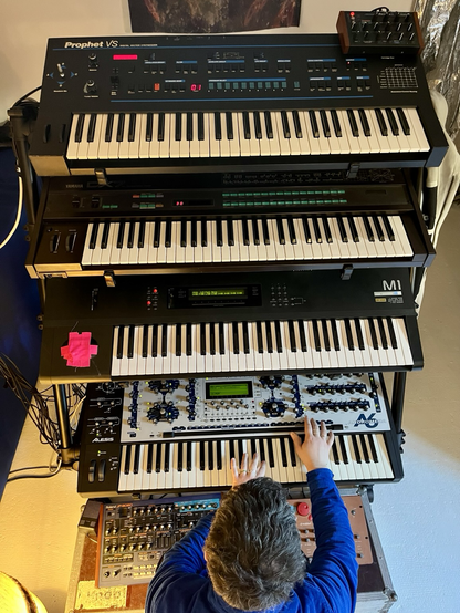 Tower of synthetizers