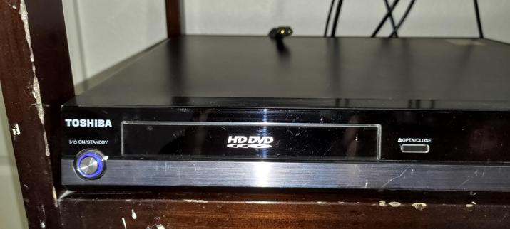 Toshiba HD DVD player
(close up)