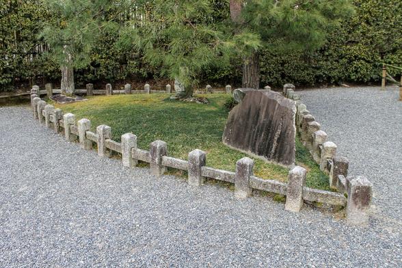 Byodo-in's 'Fan Mound'.