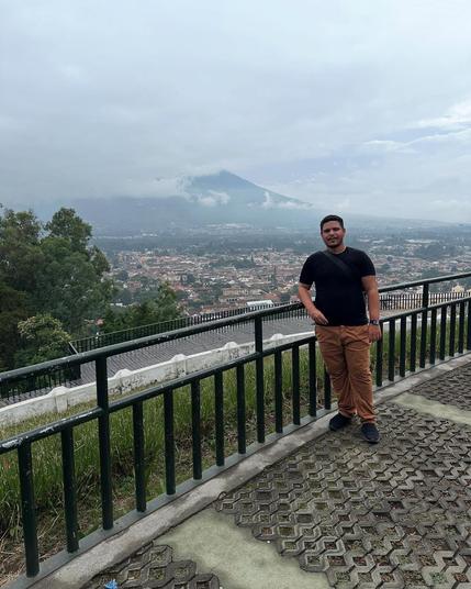 A week in Antigua Guatemala, I loved the colonial style and there’s a lot of things to do, also they really know how to sell souvenirs