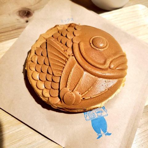 Amairo Café unusually round taiyaki.