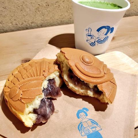 Amairo Café unusually round taiyaki.
