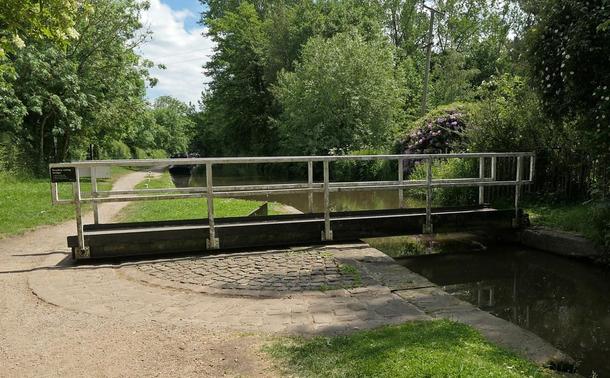A photo titled "Coventry Canal (Detached Portion): Whittington Brook to Fradley Junction", taken near Fradley Dry Dock discharge valve by amandabhslater on Flickr.