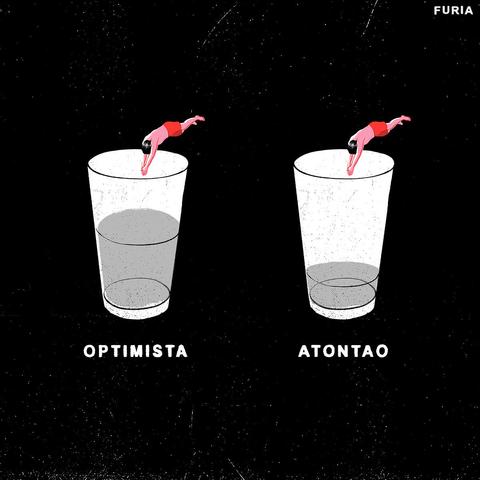 Viñeta de Furia en la que se ve a un minihombre en bañador tirándose de cabeza a un vaso medio lleno con la descripción “Optimista” y a otro minihombre en bañador tirándose de cabeza a un vaso prácticamente vacío con la descripción “Atontao”.