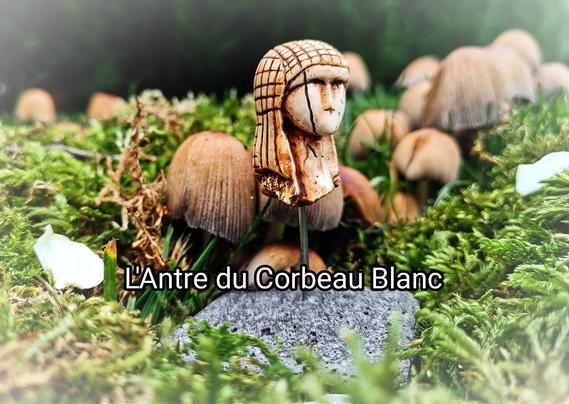 🍂Dame de Brassempouy carved in mammoth tusk/ Dame de Brassempouy sculptée dans de l'ivoire de mammouth🍂

Available/ Disponible 🙂