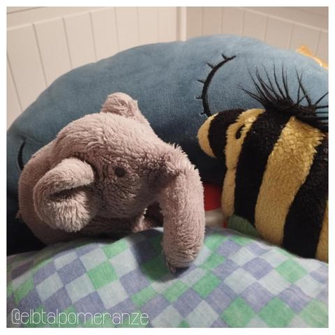 Kleiner Plüschelefant neben Tigerente.