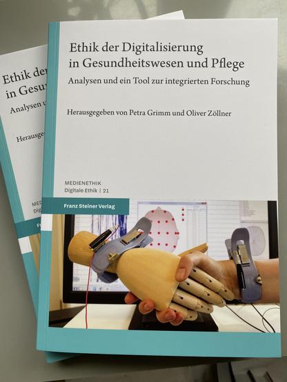 Petra Grimm & Oliver Zöllner (Hrsg.): Ethik der Digitalisierung in Gesundheitswesen und Pflege. Analysen und ein Tool zur integrierten Forschung (= Medien­ethik | Digitale Ethik, Bd. 21). Stuttgart: Franz Steiner Verlag, 2025.