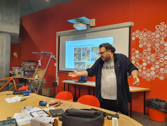 Presentación sobre Repair Cafés