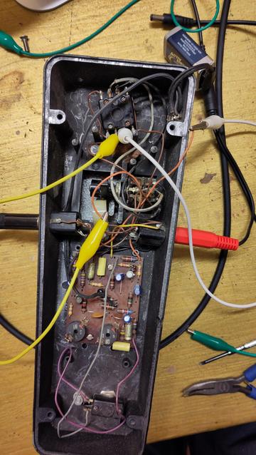 Photo of the insides of the Wah. The wiring is messy, but the board itself is ok.