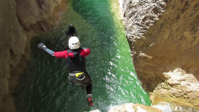 Descenso Gorgas Negras más Barrasil, salto