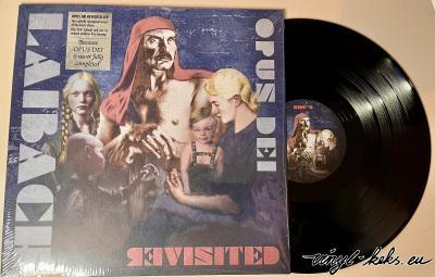 Die Vinyl ist schwarz mit einem Etikett, dass das Titelbild aufgreift. Es und schaut aus dem Albumcover heraus.