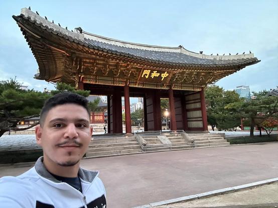 Deoksugung Palace, and yes I take a lot of selfies