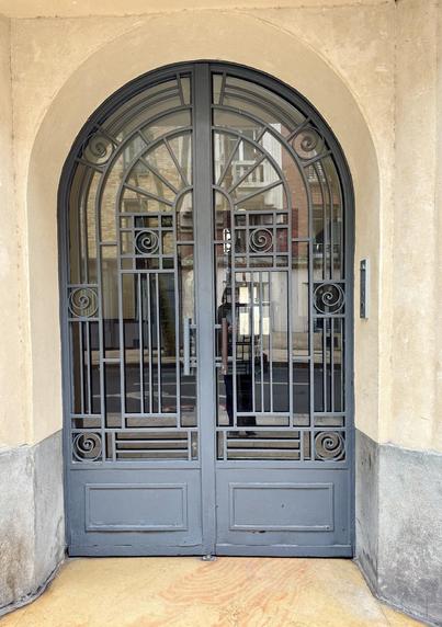 Porte d’immeuble à Montrouge