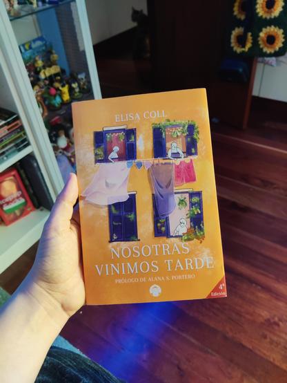 Portada de "Nosotras vinimos tarde" de Elisa Coll. Editorial: Amor de madre.