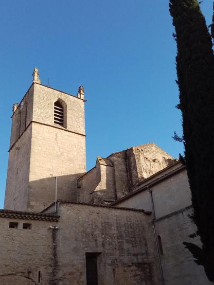 Vue extérieur de la basilique Saint-Aphrodise de Béziers