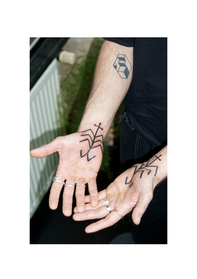 Patterns tattooed on the palms in Berlin 